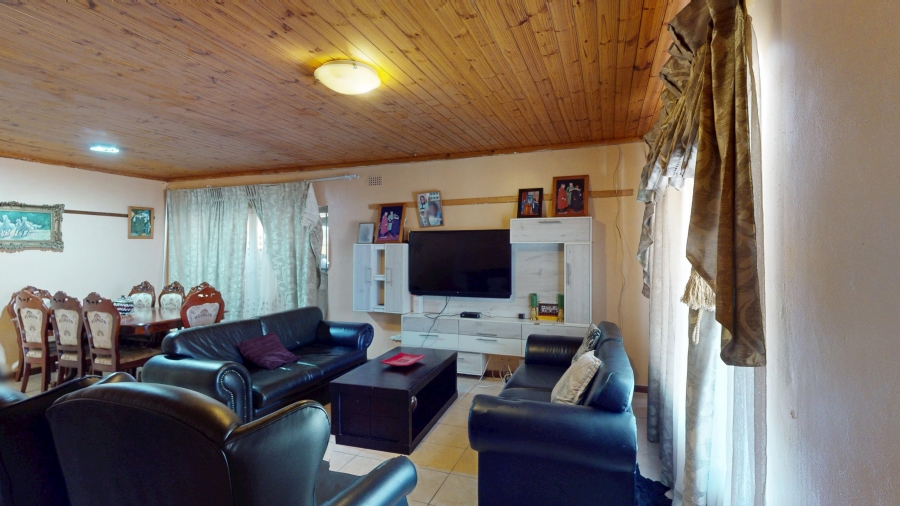 9 Bedroom Property for Sale in Firgrove Western Cape